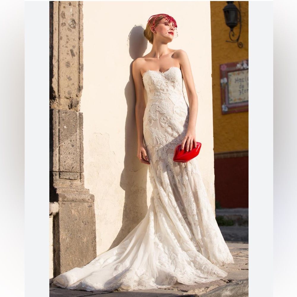 Watters Bridal Elegant Lace Strapless Gown NWOT